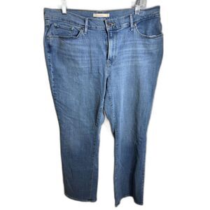 Levi’s Women’s Classic Bootcut Jeans Size 32 Medium Wash